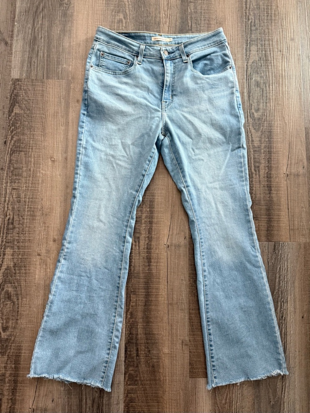 Levi’s 725 High-Rise Boot Cut Light Blue